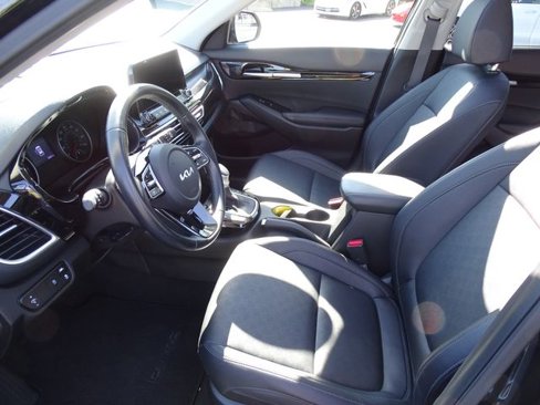 Used 2023 Kia Seltos EX image 9