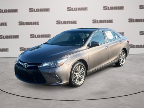 Used 2017 Toyota Camry SE image 1
