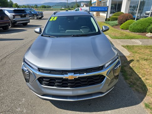 New 2025 Chevrolet Trax LT w/ Driver Confidence Package image 9
