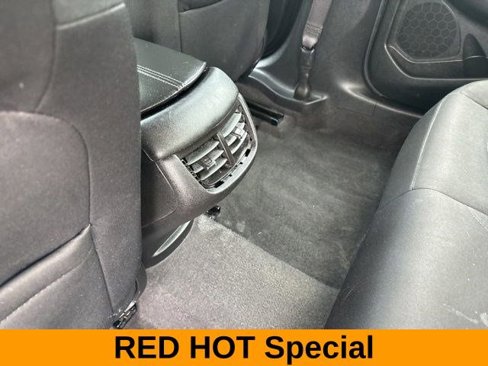 Used 2021 Chevrolet Malibu LT image 33