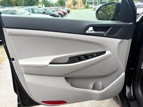 Used 2019 Hyundai Tucson SE image 21