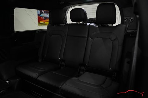 Used 2023 Land Rover Defender 110 X-Dynamic SE image 59