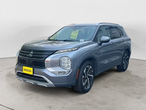 Used 2022 Mitsubishi Outlander SEL image 1
