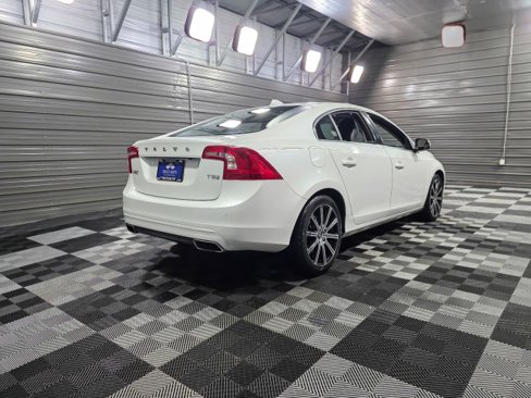 Used 2017 Volvo S60 T5 Inscription Platinum w/ Climate Package image 5