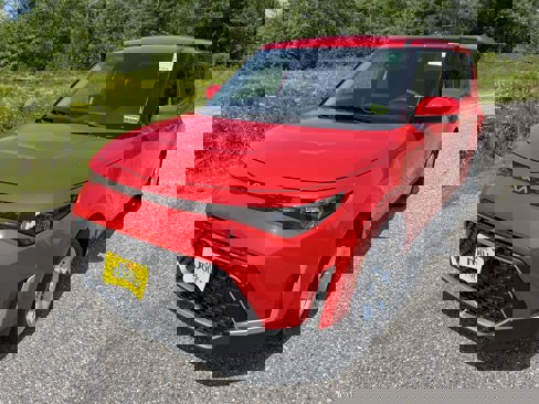 New 2025 Kia Soul S image 1