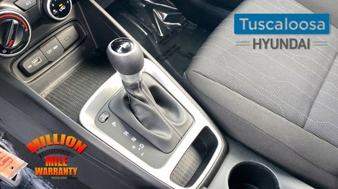 Used 2022 Hyundai Venue SE image 23