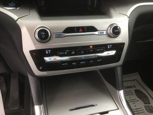 Used 2021 Ford Explorer XLT w/ Equipment Group 202A image 28