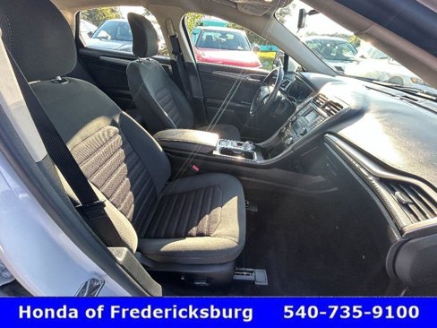 Used 2017 Ford Fusion SE image 37