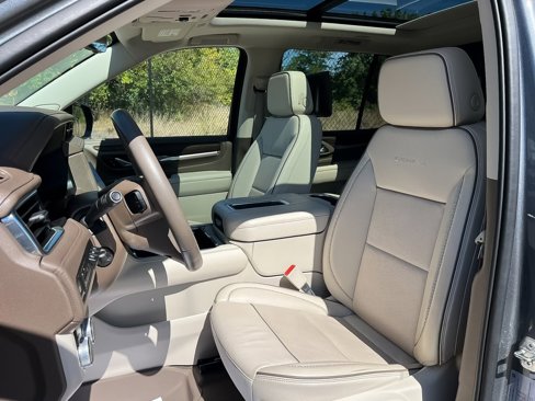 Used 2021 GMC Yukon Denali w/ Denali Premium Package image 9