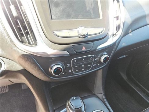 Used 2019 Chevrolet Equinox LT w/ Driver Convenience Package image 16