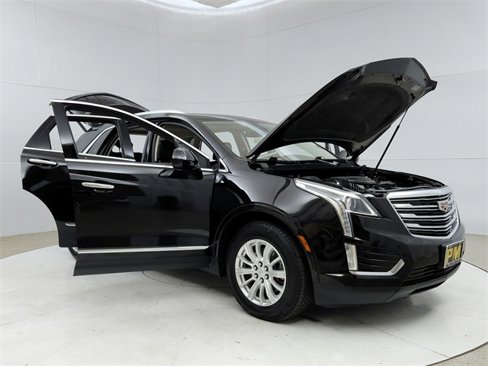 Used 2017 Cadillac XT5 Luxury w/ Driver Awareness Package image 9
