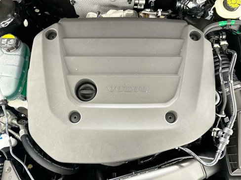 Used 2025 Volvo XC40 B5 Plus w/ Protection Package Premier image 26
