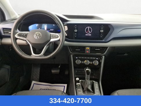 Certified 2024 Volkswagen Taos SE image 9