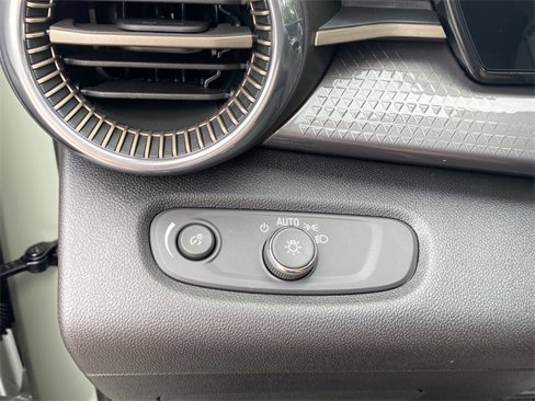 New 2025 Chevrolet Trax ACTIV w/ Driver Confidence Package image 18