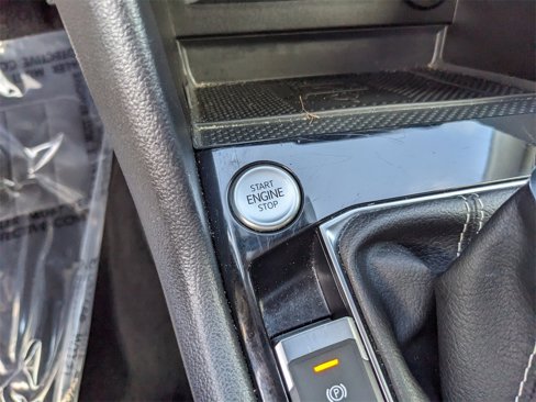 Certified 2024 Volkswagen Taos SE image 28