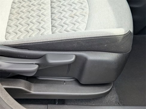 Used 2023 Chevrolet Equinox LS image 37