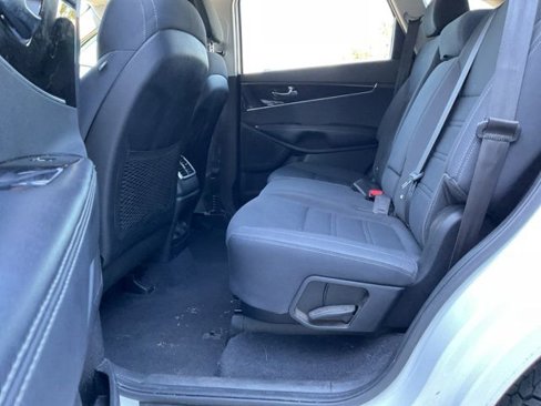 Used 2016 Kia Sorento LX w/ LX Convenience Package image 12