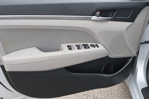 Used 2019 Hyundai Elantra SEL image 10