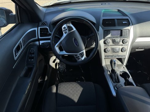 Used 2014 Ford Explorer XLT image 6