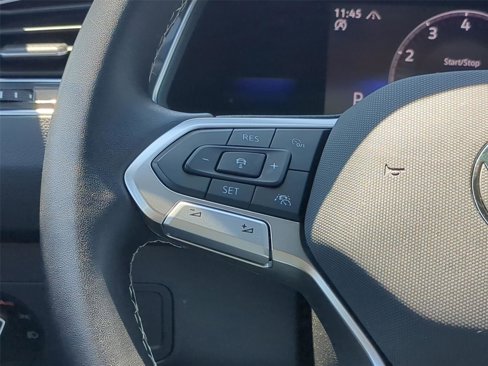 Used 2022 Volkswagen Tiguan SE w/ Panoramic Sunroof Package image 19