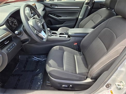 Used 2023 Nissan Altima 2.5 SV image 13