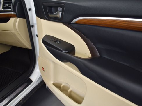 Used 2019 Toyota Highlander Limited image 25
