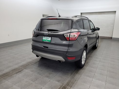 Used 2018 Ford Escape SE image 7