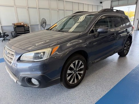Used 2017 Subaru Outback 2.5i Limited image 2