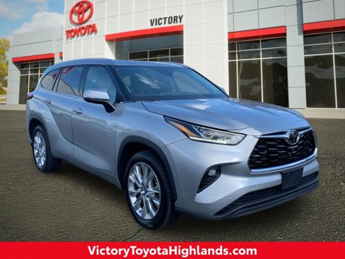 Used 2021 Toyota Highlander Limited image 1