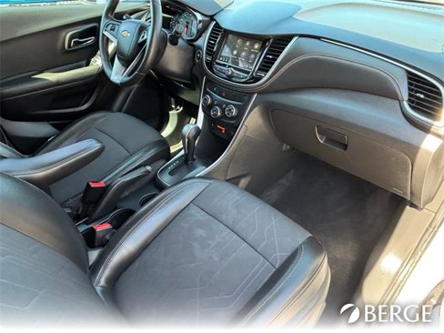Used 2018 Chevrolet Trax LT w/ LT Convenience Package image 12