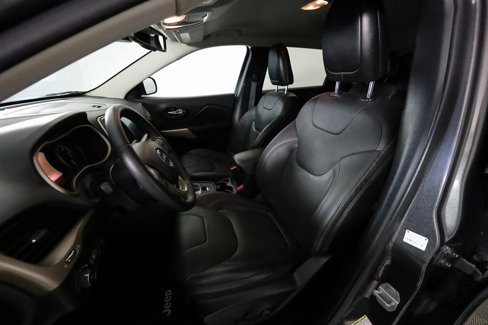 Used 2018 Jeep Cherokee Limited w/ Technology Group image 17