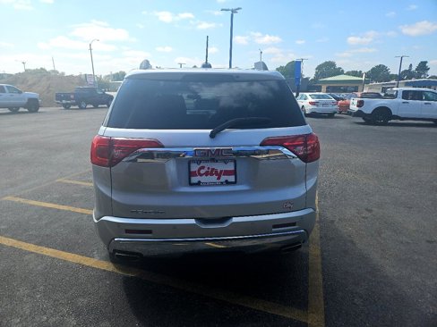 Used 2017 GMC Acadia Denali w/ Technology Package image 4