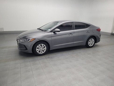 Used 2018 Hyundai Elantra SE image 2