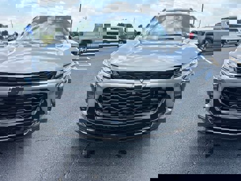 Used 2025 Chevrolet Trax ACTIV w/ Sunroof Package image 3