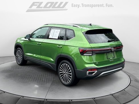 Used 2025 Volkswagen Taos SE image 6