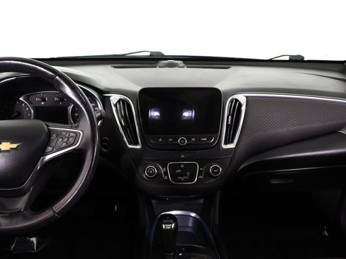 Used 2017 Chevrolet Malibu LT image 40