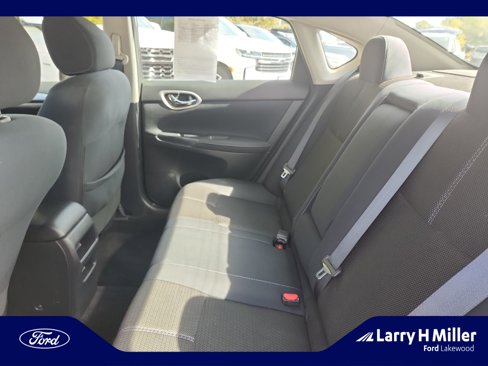 Used 2015 Nissan Sentra S image 17
