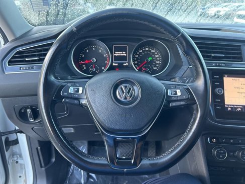Used 2018 Volkswagen Tiguan SEL image 15