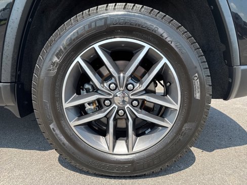 Used 2018 Jeep Grand Cherokee Limited image 14