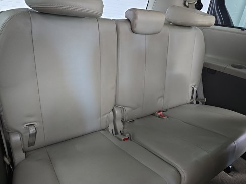 Used 2014 Toyota Sienna XLE image 12