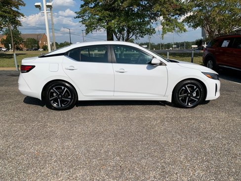 Used 2024 Nissan Sentra SV image 2