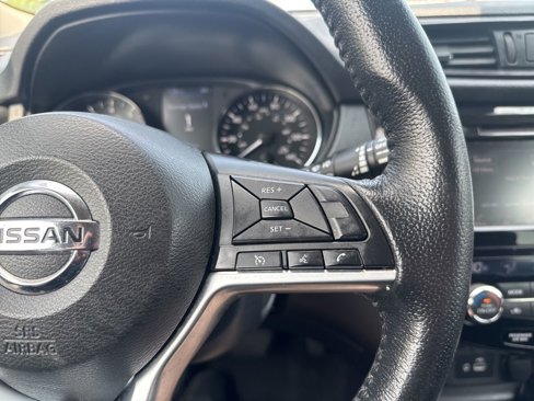 Used 2019 Nissan Rogue SV image 26