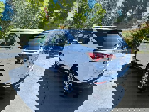 Used 2024 Chevrolet Equinox LT image 8