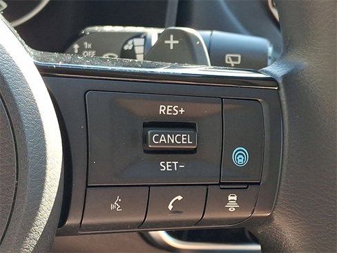 Used 2021 Nissan Rogue SV image 18