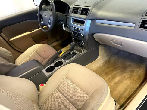 Used 2010 Ford Fusion SE image 12