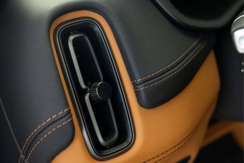 Used 2022 Aston Martin DBX image 16