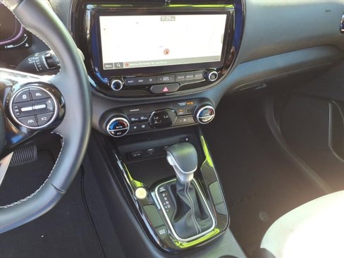 Used 2023 Kia Soul GT-Line image 25