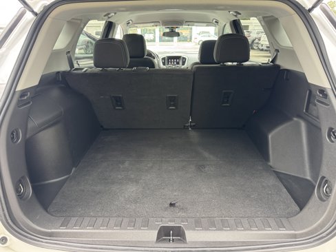 Used 2022 GMC Terrain SLE w/ Driver Convenience Package image 6