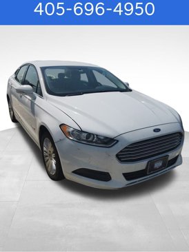 Used 2016 Ford Fusion SE image 2