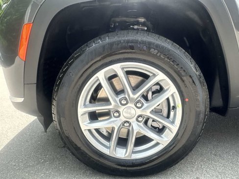 New 2025 Jeep Grand Cherokee L Laredo w/ Trailer Tow Package image 16